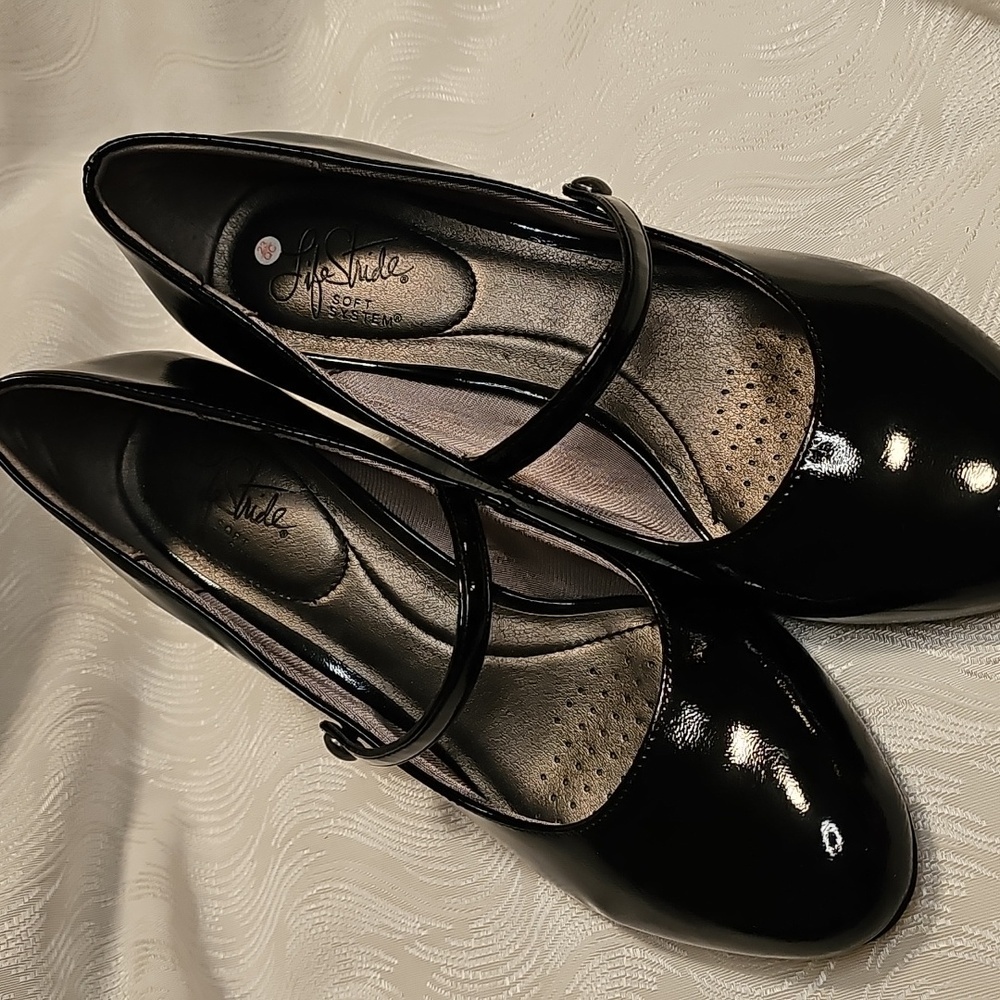 Life Stride classic black patton leather Mary Jane heels womans size 8.5 - Picture 9 of 11